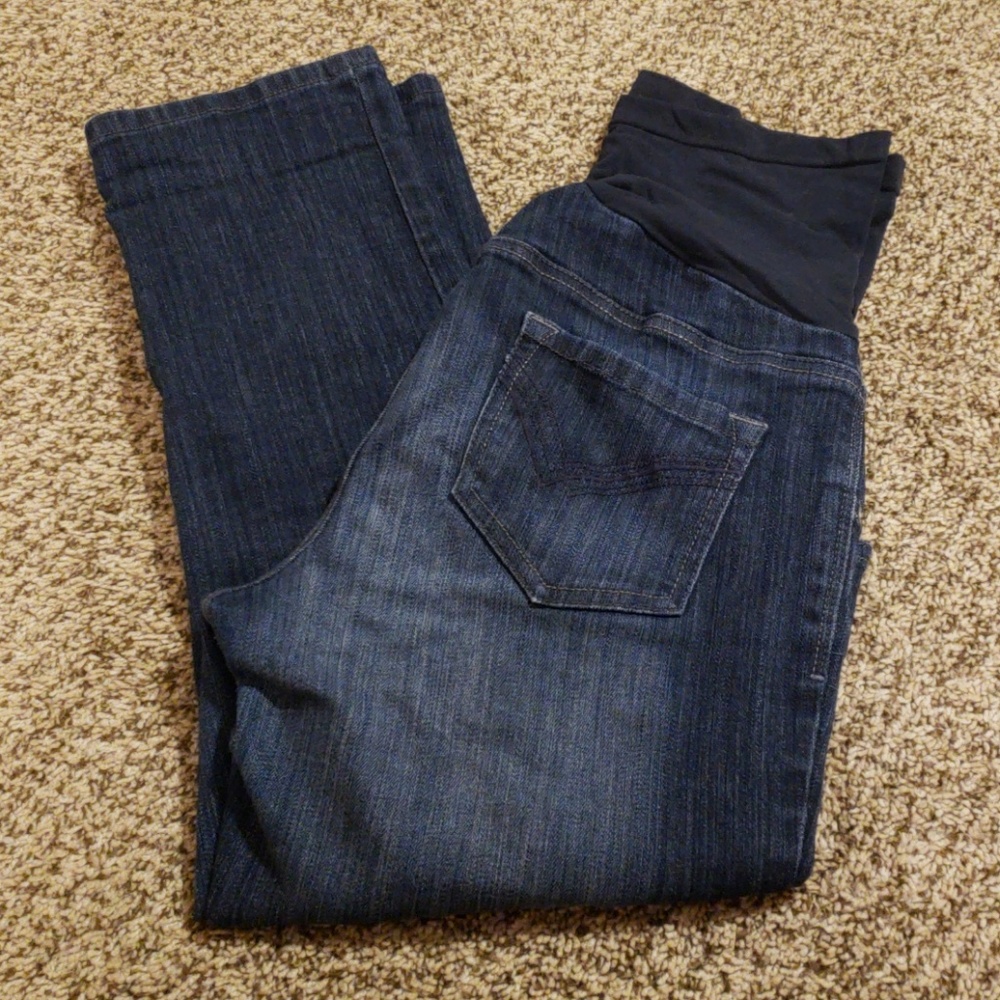 Maternity capri jean